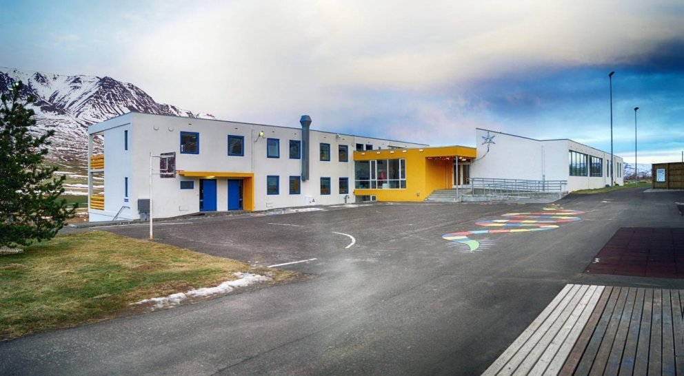 ENDURSKOÐUN SKÓLASTEFNU HÖRGÁRSVEITAR.